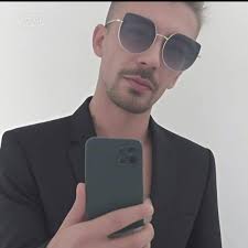 🎄Caminhada Iluminada abre o Natal é Arte 2025 Venha participar da  Caminhada Iluminada neste sábado, 15/11, a partir das 20h. A saída será na  Praça dos Ferroviários, seguindo até o Parque Centenário