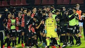 En los minutos finales del encuentro definitorio, ya con la goleada establecida en el marcador. 1a07 Rkbrk2zrm
