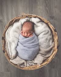 Inspiration For New Born Baby Photography Cute Idea For A Baby Named Rose Newborn G Baby Boy Newborn Pictures Baby Girl Newborn Pictures Newborn Baby Photos
