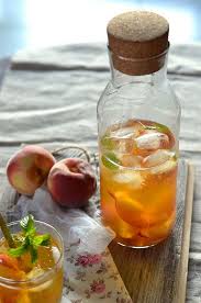 Ice Tea Maison A La Peche Et Menthe Recette Facile Tangerine Zest Recette Recettes De Boissons Menthe Sirop De Menthe Maison