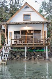 Chalet Sur Piloti Pieds Dans L Eau Chalets For Rent In Vairao Chalet Louer A Louer Bungalow Sur Pilotis