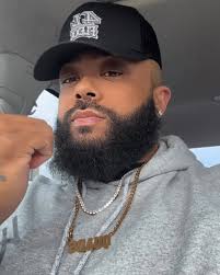 Who the f*ck I feel like? I feel like Joker Harley Quinn, I'm in the cut  with a blower. 💯🏆🐺⛽️📈🚀🎂🐐🌊🃏👻🪬🧱🌴🦍💪🙏 . . . . .  @getrawnutrition @revive_md @bumenergy @liquidiv #igbody #ig_fitness_freaks  #igfit #