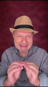 Shorts BOOM Magazine