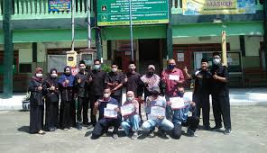 Logo smk bisa smk ini menggalangkan pendidikan selama 4 tahun beda dengan smk yang lain, dimana 3 tahun belajar di sekolah, 1 tahun selanjutnya pembe.lajaran di du/di (dunia usaha/dunia industri) yang sering disebut pkl (praktik kerja. Smk Kota Kemuning