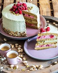 Zum beispiel können sie sich die präpositionen und die adverbien einarbeiten oder die farben wiederholen. Mein Liebling Auf Dem Tortenbuffet Himbeer Pistazien Torte Mitliebezurtorte