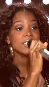 Shoutout to all the moms this Mother's Day, and special shout out to Mama  Tina — visionary, stylist, and the guiding force behind Destiny's Child's  iconic looks. 💖 🎥: Entertainment Tonight