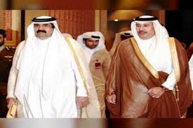 ومما يزكي طرح تصفية الحسابات ضد حمد بن جاسم، هو صمت المغرد القطري الأشهر الشيخ حمد بن جاسم عن قضية الفساد التي تمّ الكشف عنها مؤخّرا في قطر، وأدت إلى اعتقال وزير المالية، وإعفائه من منصبه إلى جانب توقيف وتجميد أموال عدد من شخصيات المجتمع القطري وفي. Ù‚Ø·Ø±ÙŠÙ„ÙƒÙŠØ³ ØµØ±Ø§Ø¹ Ø§Ù„Ø£Ø¬Ù†Ø­Ø© ÙÙŠ Ù‚Ø·Ø± Ø¥Ø¹Ù„Ø§Ù… Ø­Ù…Ø¯ Ø¨Ù† Ø¬Ø§Ø³Ù… ÙŠØ·Ø§Ø±Ø¯ Ù…Ù†ØµØ§Øª Ø¹Ø²Ù…ÙŠ Ø¨Ø´Ø§Ø±Ø©