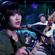 The guitars, strings, amps & pedals of the world's best artists