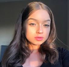 Profile for Eve Bennett