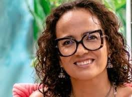 Alessandra Leal's Instagram, Twitter & Facebook