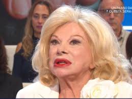 Oggi vorrei farvi un piccolo dono. Sandra Milo Commossa Il Racconto Sulla Madre La Reazione Di Matano