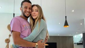 Oyuncu, pınar hamile değil, ama evleneceğimiz doğru. Seyma Subasi Hamile Oldugunu Acikladi Global Bursa