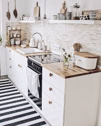 6 farmhouse kitchen ideas for a calm