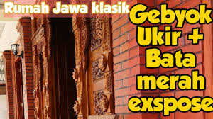 Ukiran seni penuh kreatif warisan nenek moyang yang ada dipulao jawa yang diterapkan dengan rumah modern yang tren masa kini. Rumah Limasan Jawa Kombinasi Bata Merah Ekspose Dengan Gebyok Kayu Ukir Jepara Youtube