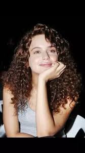Seeing people on the internet post pictures with their natural hair, i realized like, 'oh, wait, this is actually so cool. Which Actresses Have Beautiful Curly Hair Quora