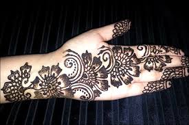 Tato henna ini bisa jadi 57 motif henna tangan sederhana yang mudah dan . 100 Gambar Henna Tangan Yang Cantik Dan Simple Beserta Cara Membuatnya Rejeki Nomplok