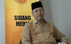 In this malay name, there is no family name. Bernama Ramadan Bazaars Will Be Closed If Covid 19 Infections Ocur Annuar