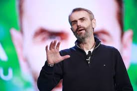 Policejní kariéra inspirován bratrem později nastoupil k policii, u níž sloužil dva roky do roku 1992 jako řadový policista na služebně v. Slachtova Prisaha Narazila Na Problem Registroval Si Ji Uz Konkurent Idnes Cz