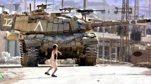 Resultado de imagen de soldado israeli niño piedra