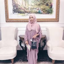 Cantik tak kain sarah suhairi pakai ni. Biodata Sarah Suhairi Peserta Program Realiti Big Stage 2018 Iluminasi