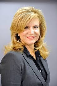 Leann Rogers's Instagram, Twitter & Facebook