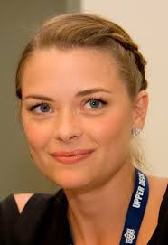 Despite her young age, incredible acting skills helped joey king to become one of the joey king got engaged into the entertainment industry at the age of 4, when she starred in life cereal commercial. Jaime King Wikipedia