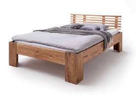 In den schubläden der kommode verstauen sie vorzugsweise ihre socken, unterwäsche, schmuck, schlafanzüge und sonstige kleinteile. Schlafzimmer Doppelbett Wildeiche Massivholz Rodemis I Von Lars Olesen Gunstig Bestellen Skanmobler
