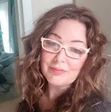 Suzanne Seely's Instagram, Twitter & Facebook