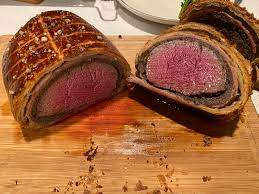 Homemade] Amateur Beef Wellington : r/food