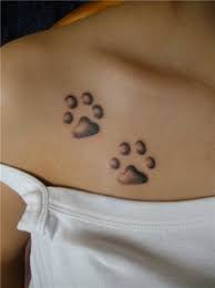 Tetování podle psí tlapky patří k trendům posledních let. Pin By Lexie Mattson On Tattoos Small Tattoos Tattoos Paw Print Tattoo