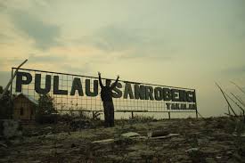 Tarif bea masuk untuk tas berkisar antara 15 hingga 20 persen, sementara sepatu adalah 25 hingga 30 persen, dan tekstil 15 sampai 25 persen. Explorer Of Takalar