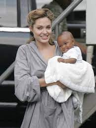 My baby was sick, and i was very weak and sick after birth. 27 Brad Pitt Ideen In 2021 Angelina Jolie Brad Pitt Angelina Jolie Fotos