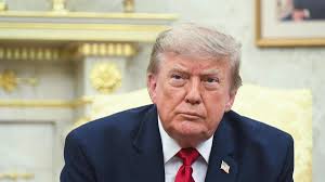 Trump anuncia tarifa de até 200% sobre medicamentos genéricos importados aos EUA