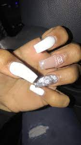 Polka dots are easy to paint and are apt for a vacation or a day at the beach or simply a girls' night out. Memorynails Chanel Nails Design Long Acrylic Nails Coffin Drip Nails