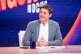 🏖️ Vito Quiles es denunciado por promocionar una agencia de viajes  fraudulenta. 👉 "Nosotros ya lo denunciamos en 2023 por una tienda online  de merchandising", explica @rubensancheztw de @facua