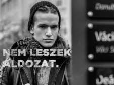 Kommentár nélkül közöljük a kiírását: Kuruc Info Rekasi Karoly Fia Nem Rasszista Megis Rendszeresen Szembejon Vele A Ciganybunozes