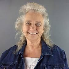 Dana Gragg's Instagram, Twitter & Facebook