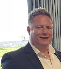 Brad Featherstone's Instagram, Twitter & Facebook