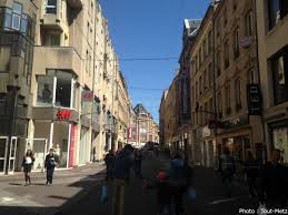 Retrait gratuit en magasin en 1 heure: Metz Et Alentours Commerces Ouverts Et Fermes Le 21 Mai Tout Metz