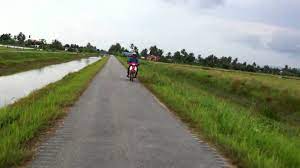 Kami akan memberikan berbagai jenis gambar pemandangan alam yang cantik mulai dari,gunung,pedesaan,pantai,air terjun,sunset,dan bawah laut. Pemandangan Indah Di Kampung Halaman Youtube
