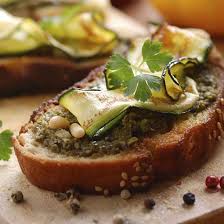 Bruschetta Au Pesto Et A La Courgette Recette Recettes De Cuisine Recettes Au Pesto Recette Tartine