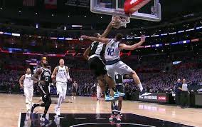 The best 10 dunk made by kawhi trough his all careerwhat will be number 1. Nba Poor Kleber Kawhi Leonard Prints The Dunk Of The Year In His Head Video Archysport