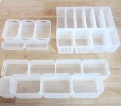 めざせ シンデレラフィット 何度もたてよこ高さ測って ダイソーで並べてさらにメジャーで確認して やっと購入 笑 たかが100円されど100円 ムダなものは増やしたくない このままのカタチで使います as購入品 ダイソー daiso インテリア 収納