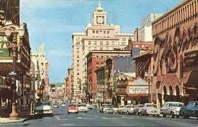 Sw Broadway In The 50 S Downtown Portland Oregon Downtown Portland Portland Oregon