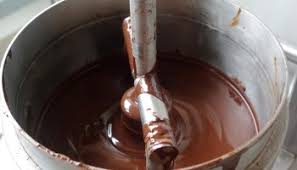 Salar de 9,49 euro brut/ ora, se muncește în schimburi 6 zile din 7, cu program de 9 ore zilnic. Fabrica De Ciocolata Germania Serviciu Romanesc