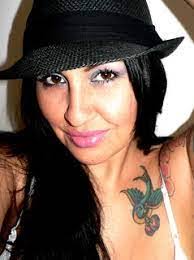 Tammy Folden's Instagram, Twitter & Facebook