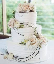 Here's 10 gorgeous summer wedding bouquets to get your creativity blossoming. Casa Del Cakes Vintage Wedding Cakes Best Dessert Sydney