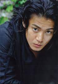 Shun oguri (小栗 旬, oguri shun, born december 26, 1982) is a japanese actor and voice actor, son of stage director tetsuya oguri, and the youngest of 3 siblings, including older brother ryo. Oguri Shun S Profile The Dramatards