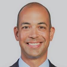 Leon Hinds's Instagram, Twitter & Facebook