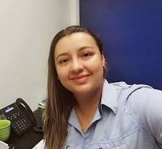 Roxana Alfaro ya apareció. La información fue confirmada por familiares  cercanos a TVN Noticias. Trascendió que,la joven apareció amordazada y fue  auxiliada en Carrizal de Alajuela. Sobre el vehículo placa 411786, aún